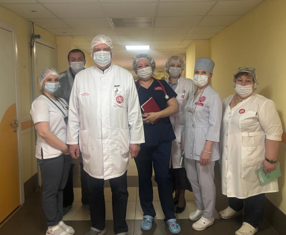 8 апреля состоялся обход главного врача Сергея Борисовича Рыбалкина в инфекционном отделении № 4