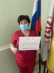 Заведующая ОРИТ Костромина Ольга Юрьевна, работающая в красной зоне с момента поступления первого больного, сделала прививку от covid