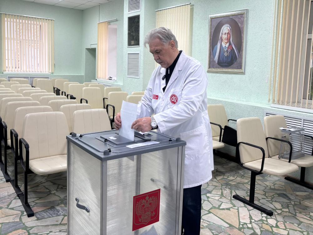 ️20 сентября в Пензенском областном клиническом центре специализированных видов медицинской помощи развернул свою работу избирательный участок